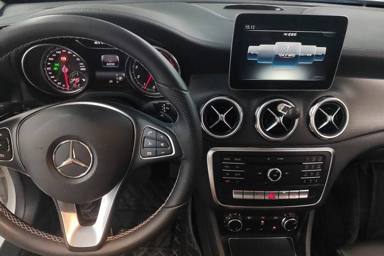 Used Mercedes-Benz GLA 2017 GLA 200 Fashion Model