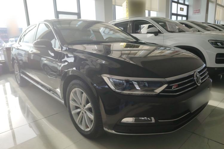 Used Volkswagen Magotan 2019 330TSI DSG Leading Edition China V Standard
