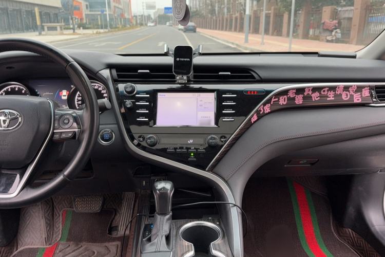 Used Toyota Camry 2018 2.0G Luxury Edition
