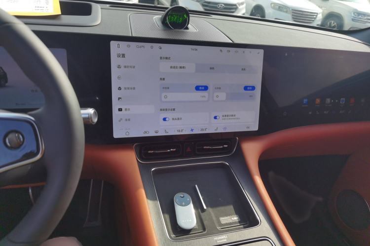 Used Hima AITO M8 2025 Extended-Range Ultra Version 53.4 kWh 6-Seater Edition
