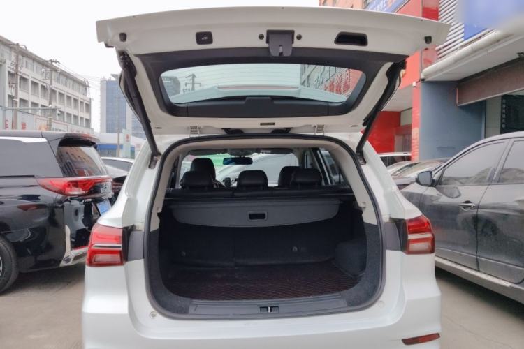 Used Roewe RX5 2016 30T Two-Wheel Drive Automatic Internet Smart Edition
