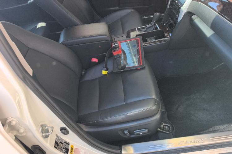 Used Toyota Camry 2016 2.0G 10th Anniversary Leading Edition
