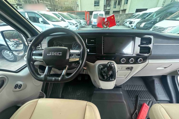 Used JMC Fushun 2023 2.0T Manual Mid-axle Mid-roof Business-Class 9-Seater (Non-Commercial)