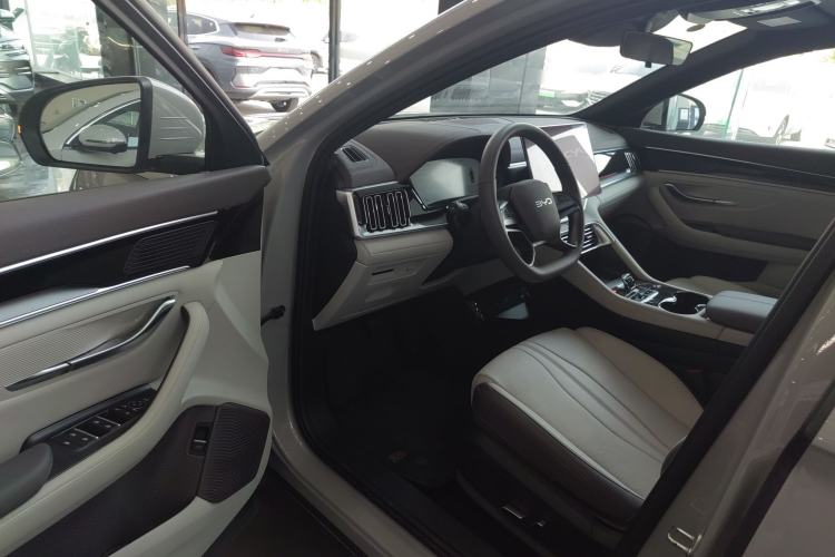 Used BYD Song PLUS New Energy 2025 EV Intelligent Driving Version 520km Premium Model
