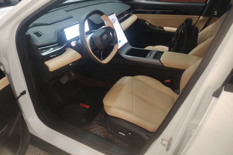 Used  L6 2024 125km PLUS Dragon Edition