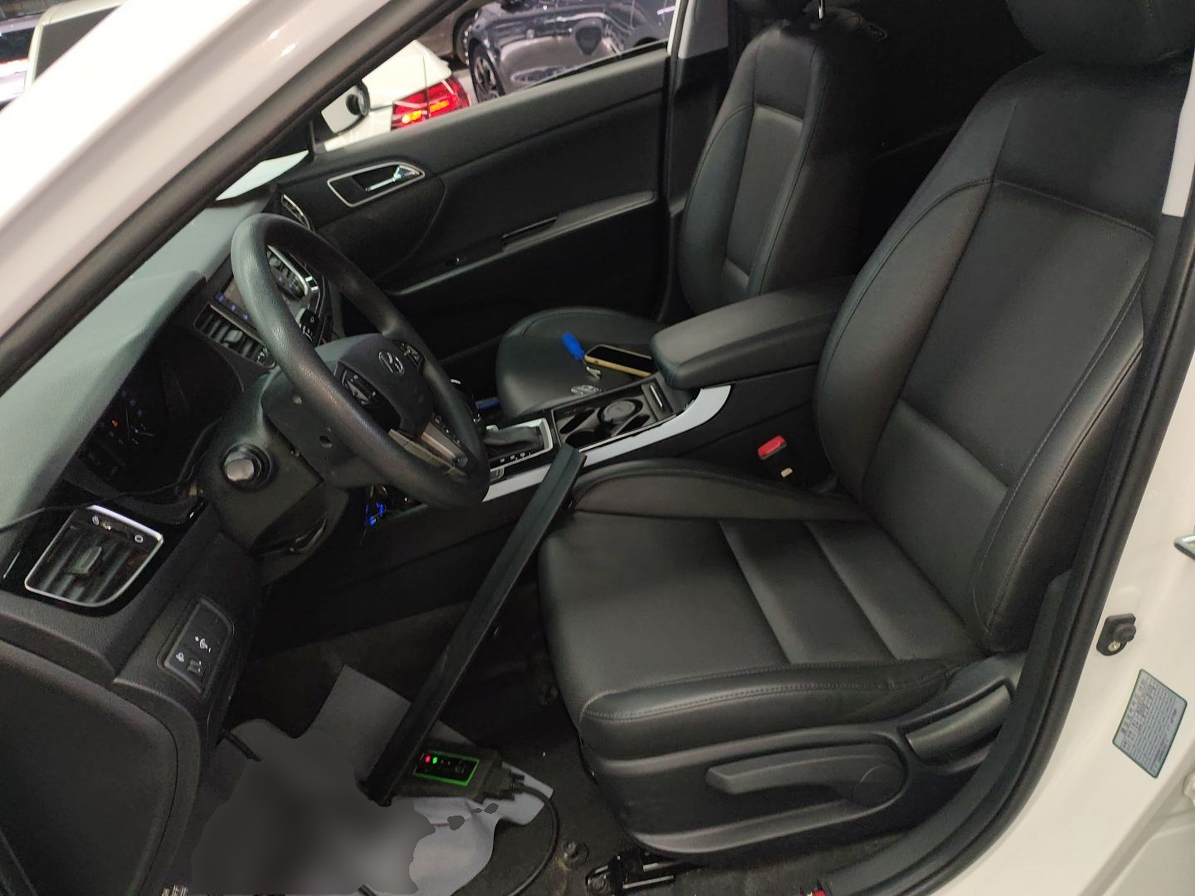 Переднее сиденье в автомобиле