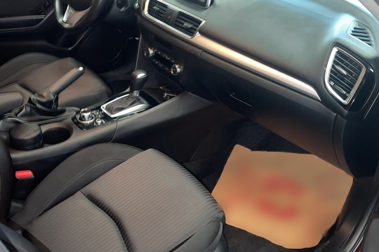 Used Mazda Mazda 3 Axela 2016 Hatchback 1.5L Automatic Luxury Model
