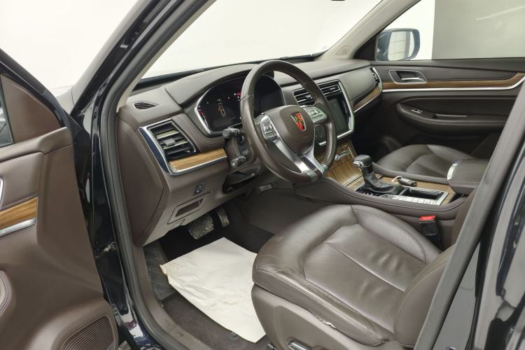 Used Roewe RX8 2018 30T Smart Connectivity Two-Wheel Drive Flagship Edition
