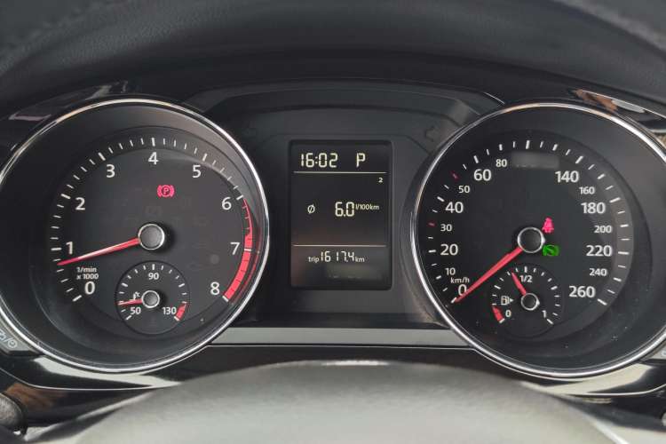 Used Volkswagen Sagitar 2017 230TSI Automatic Comfort Version
