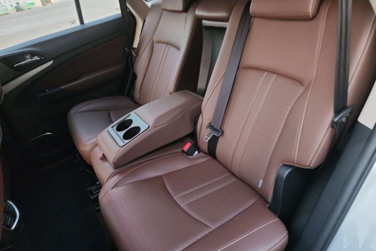 Used BYD S7 2016 2.0T Automatic Prestige Edition
