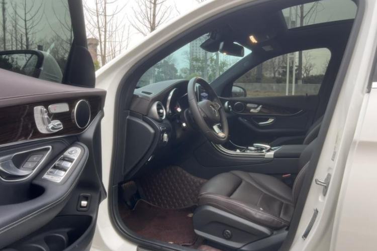 Used Mercedes-Benz GLC 2019 Facelift GLC 260 L 4MATIC Luxury Model
