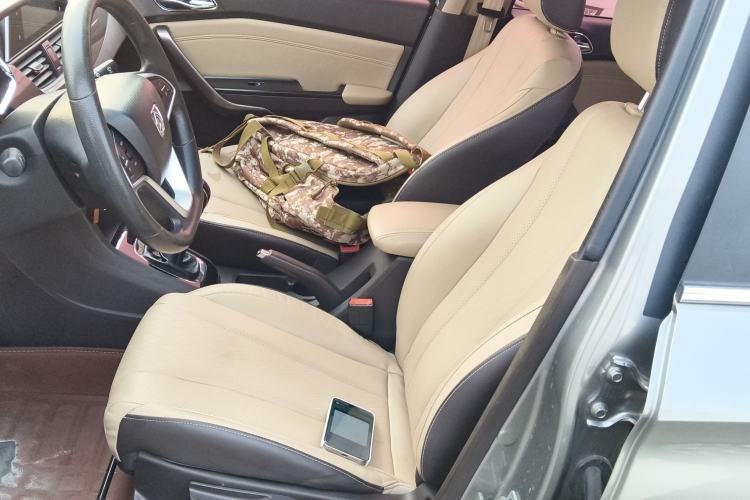 Used Baojun 310W 2017 1.5L Manual Fashion Model China V
