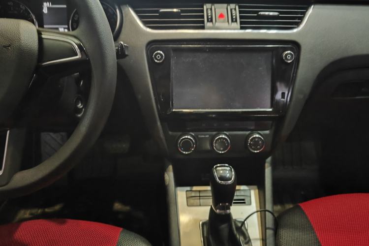 Used Skoda Octavia 2018 1.6L Automatic Comfort Edition
