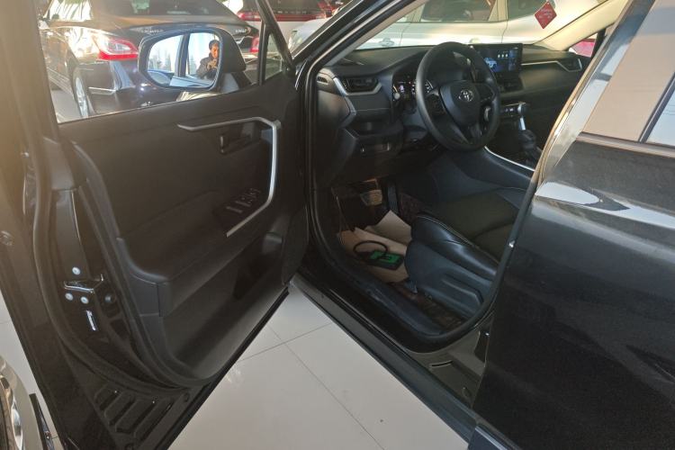 Used Toyota Wildlander 2023 2.0L CVT Two-Wheel Drive Leading Edition