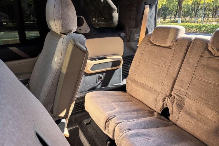 Used  Leopard 8 2025 Smart & Brave Luxury Edition 6 Seats