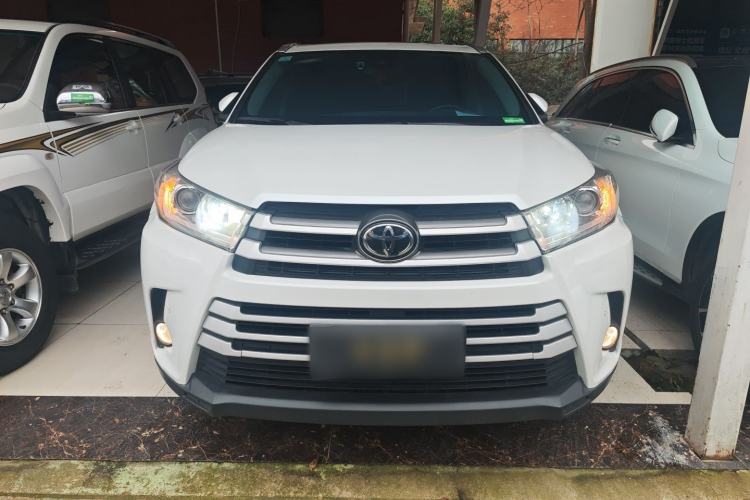 Used Toyota Highlander 2018 2.0T Four-Wheel Drive Luxury Version 7 Seats China VI Standard
