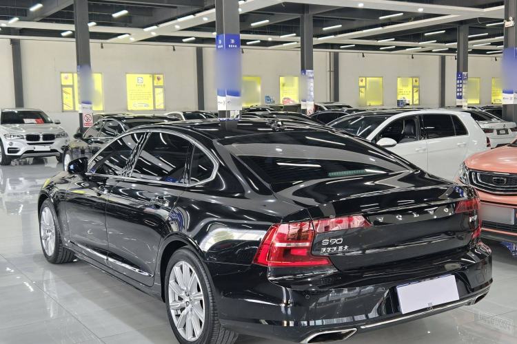 Used Volvo S90 2020 T5 Zhiyi Luxury Edition
