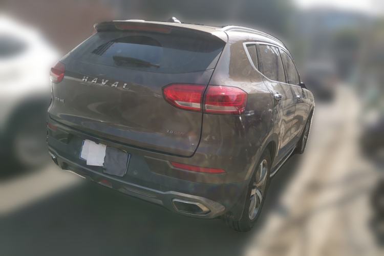 Used Haval H6 2017 Red Label 2.0T Automatic Two-Wheel Drive ZhiShang Model
