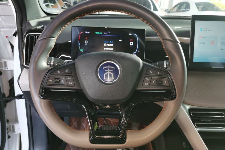 Used BYD Song Pro New Energy 2024 HONOR Edition DM-i 71KM Navigation Model
