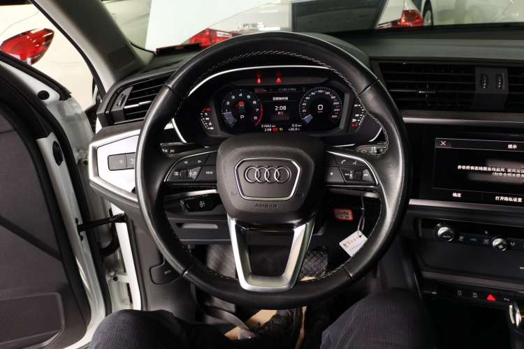 Used Audi Q3 2023 35 TFSI Progressive Dynamic Edition (1.4T)
