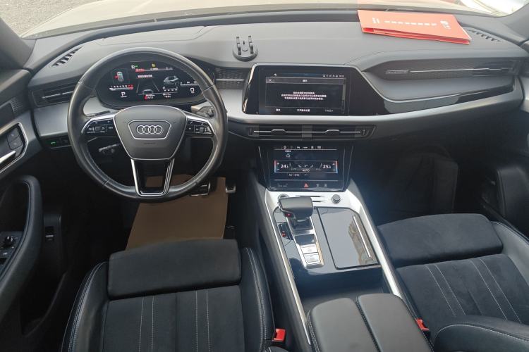 Used Audi Q6 2023 40 TFSI quattro Guanyun Edition Light Riding Package
