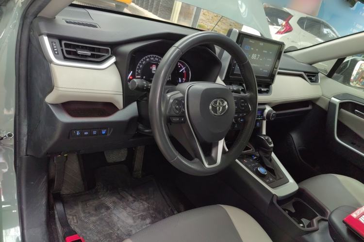 Used Toyota RAV4 2020 2.0L CVT Four-Wheel Drive Prestige Edition
