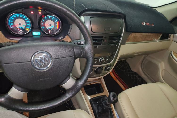 Used Buick Excelle 2015 1.5L Manual Classic Trim
