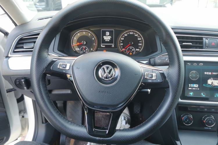 Used Volkswagen Lamando 2019 230TSI DSG Fashion Edition China VI
