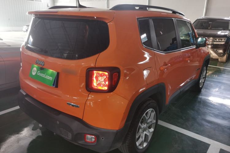 Used  Renegade 2018 Connected Large Screen Version 180T Automatic High-Energy Edition
