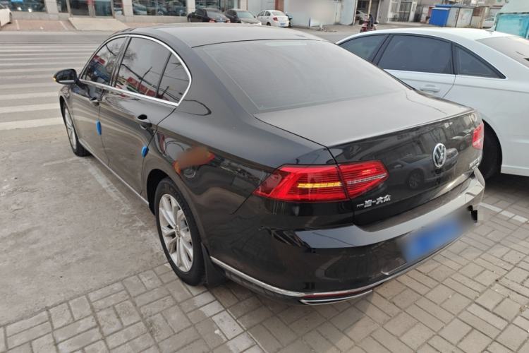 Used Volkswagen Magotan 2017 330TSI DSG Luxury Model
