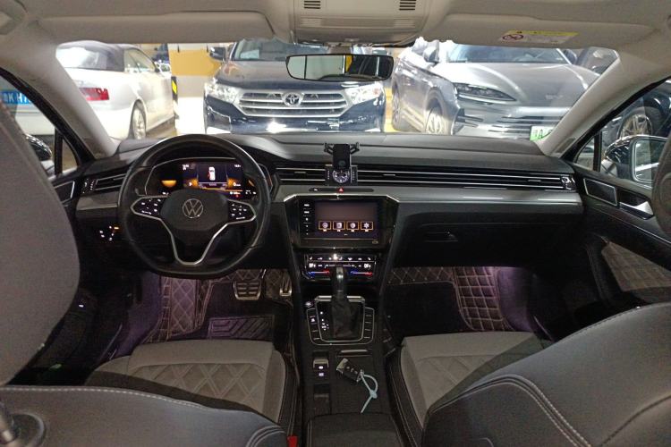 Used Volkswagen Magotan 2023 2 Million Units Limited Edition 330TSI DSG Leading Version