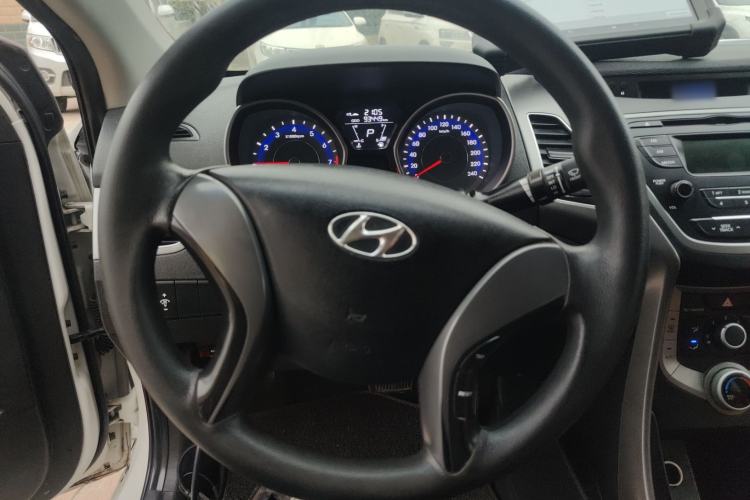 Used Hyundai Elantra (5th Generation / Langdong) 2016 1.6L Automatic Smart Version