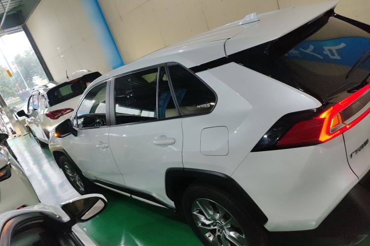 Used Toyota Wildlander 2022 2.0L CVT Two-Wheel Drive Luxury PLUS Edition
