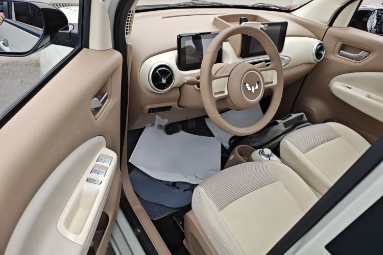 Used Wuling Hongguang MINIEV 2025 Four-Door Version Premium Edition
