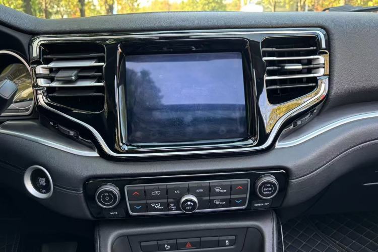 Used  Grand Commander 2018 2.0T Four-Wheel Drive Enjoyment Edition China VI
