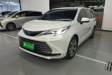 Used Toyota Sienna 2023 2.5L Hybrid Deluxe Edition