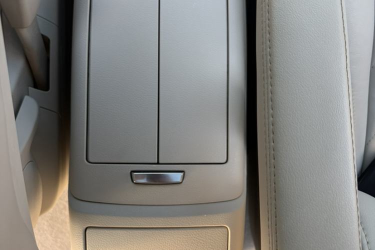 Used Buick GL8 2022 Land Business Class 652T Luxury Model
