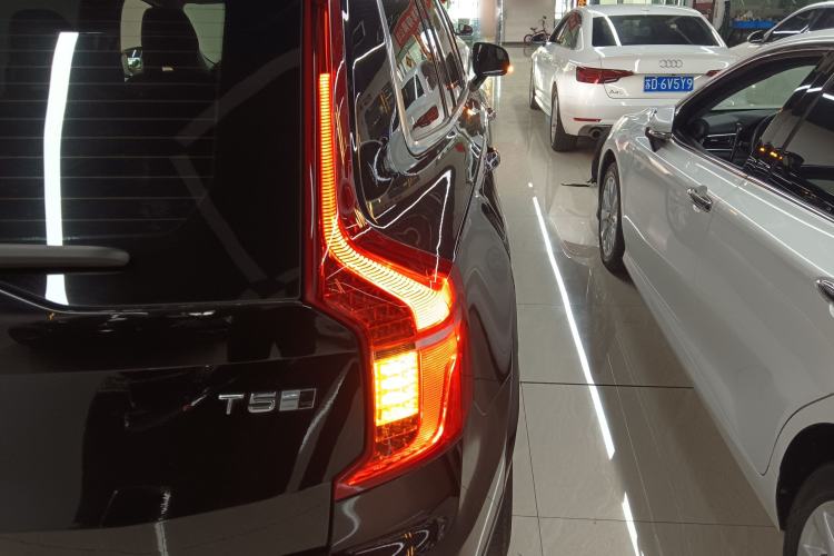 Used Volvo XC90 2019 T5 Zhiyi Edition 7-Seater China V Emission Standard
