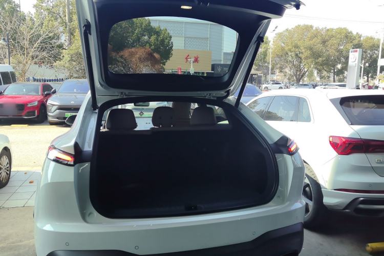 Used ONVO L60 2024 60 kWh Rear-Drive Version