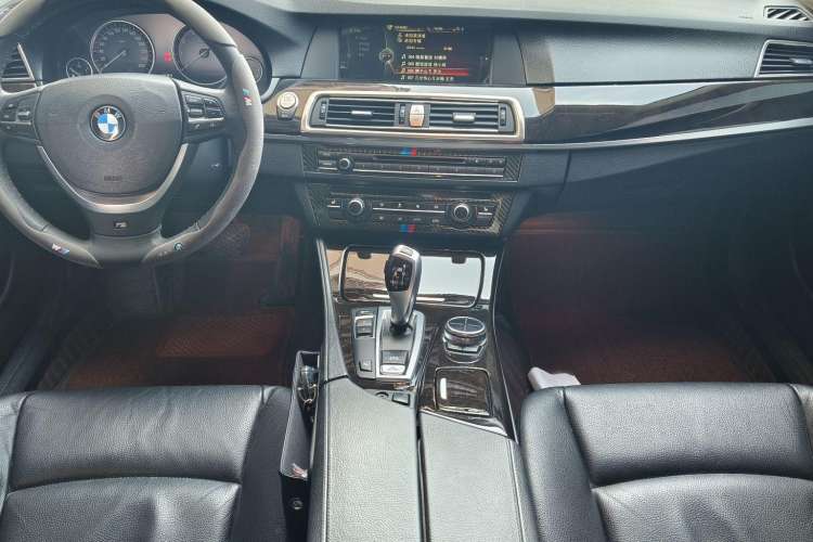 Used BMW 5 Series 2013 525Li Luxury Model
