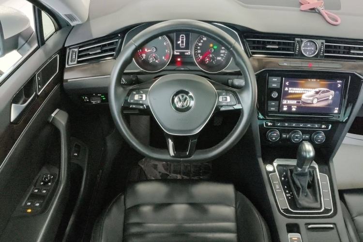 Used Volkswagen Magotan 2019 330TSI DSG Luxury Version China VI Standard
