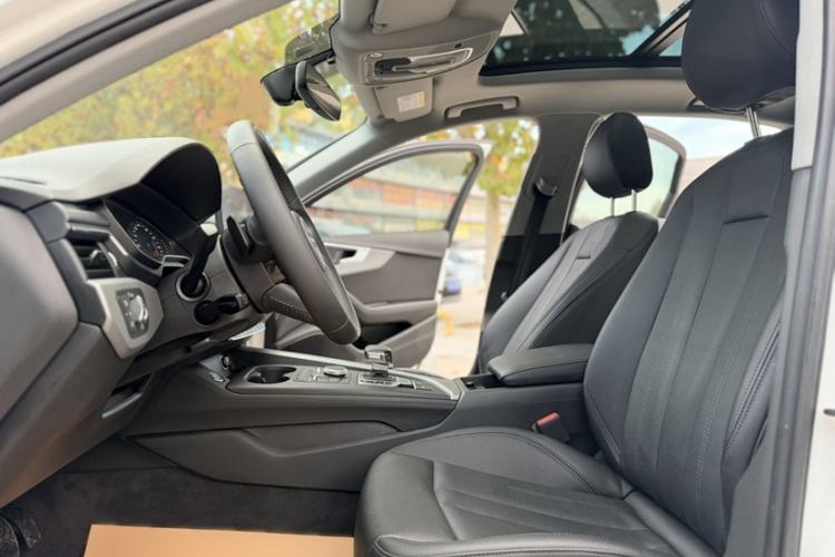 Used Audi A4L 2019 40 TFSI Ambition China VI
