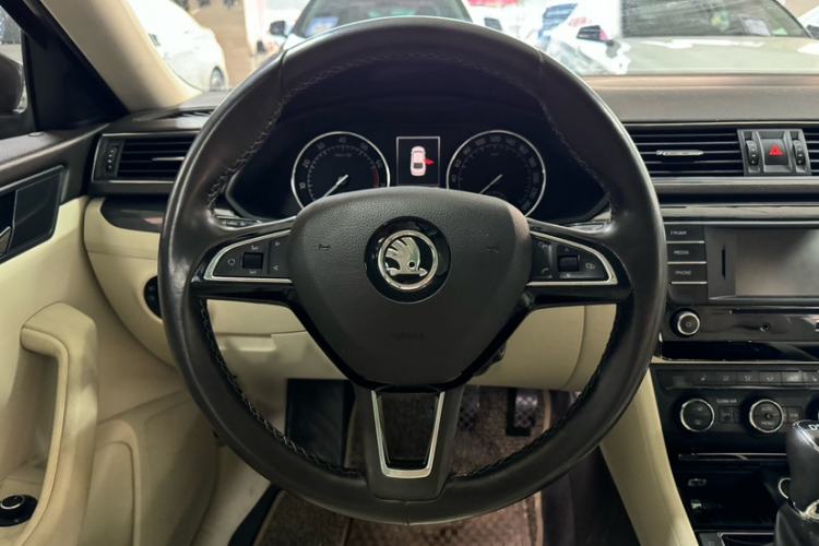 Used Skoda Superb 2016 TSI330 DSG Smart Drive Edition
