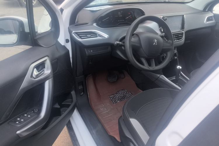 Used Peugeot 2008 2015 1.6L Automatic Playcool Edition