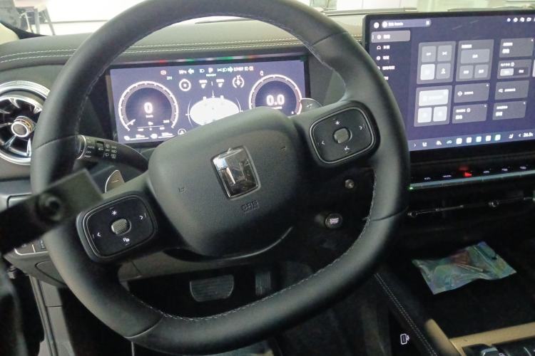 Used Tank 300 New Energy 2025 Hi4-T
