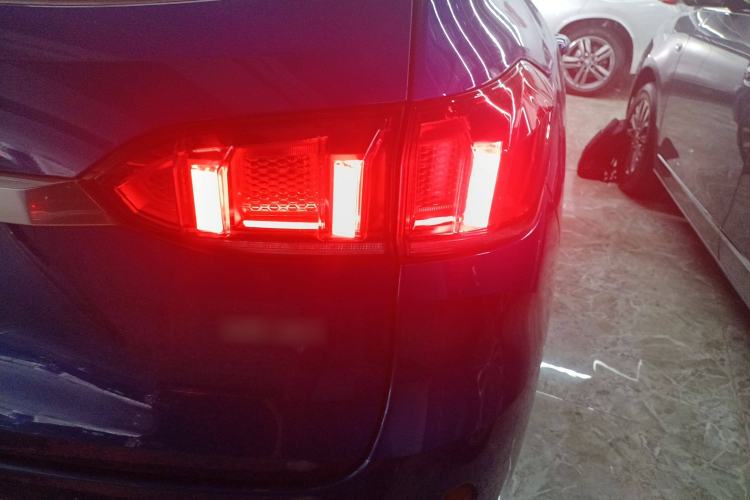 Used Wey VV6 2018 2.0T Two-Wheel Drive Flagship Version China V Standard
