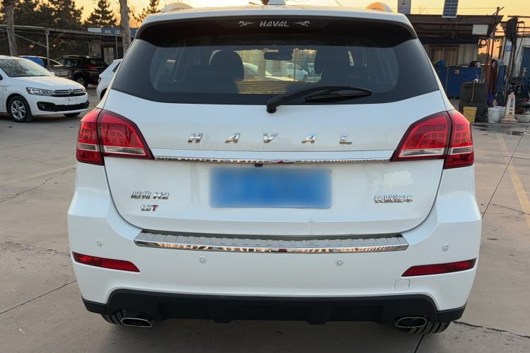 Used Haval H2 2017 Red-Label 1.5T Manual Two-Wheel-Drive Elite Model
