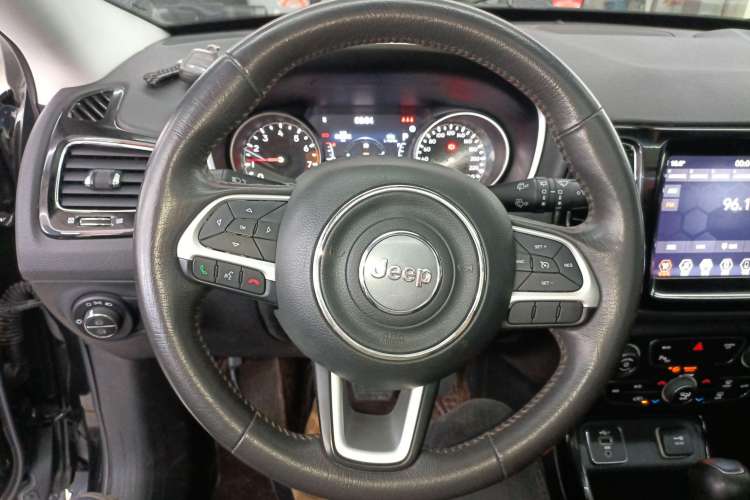 Used  Compass 2020 220T Automatic Elite Edition
