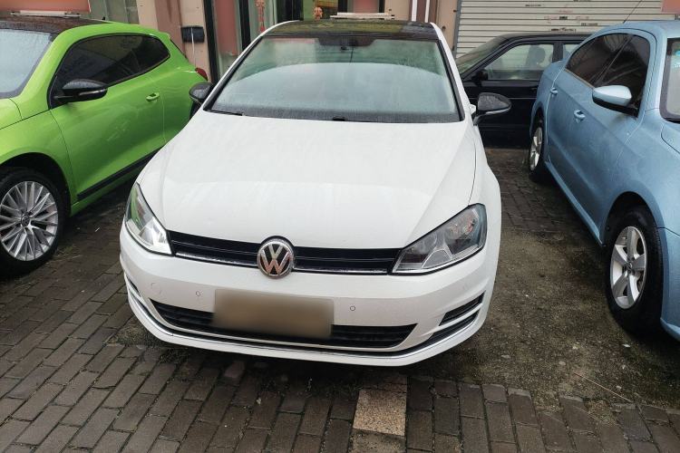 Used Volkswagen Golf 2017 1.6L Automatic Comfort Million-Vehicle Anniversary Edition
