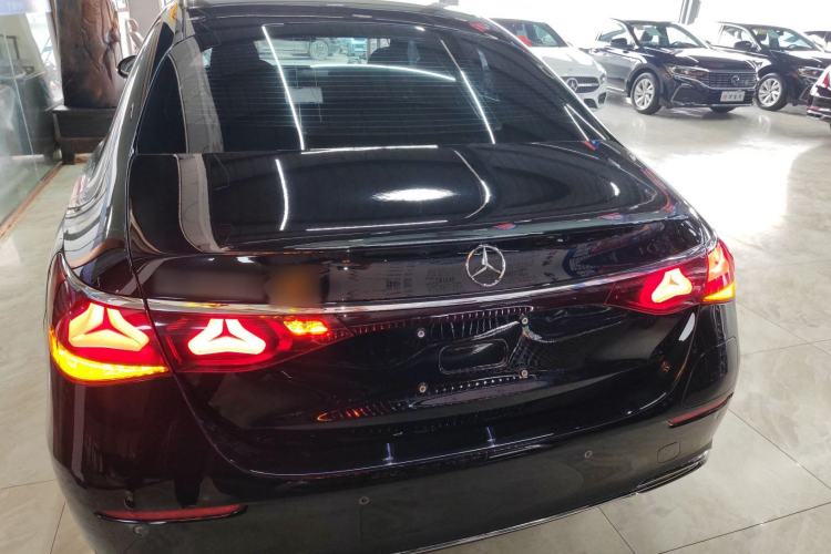Used Mercedes-Benz E-Class New Energy 2024 E 350 e L Plug-in Hybrid Sedan
